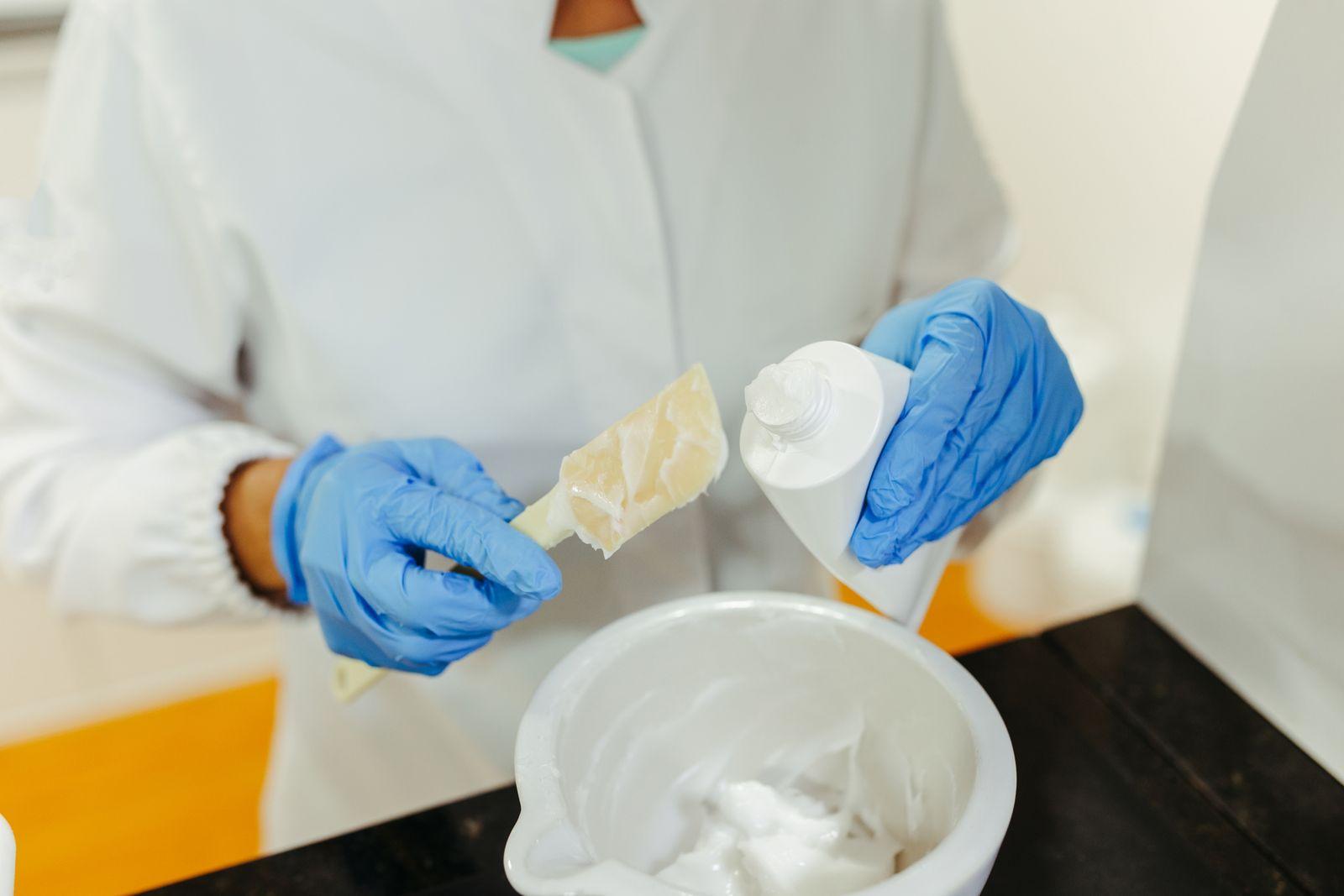 Contrôle qualité en laboratoire du karité grade pharmaceutique